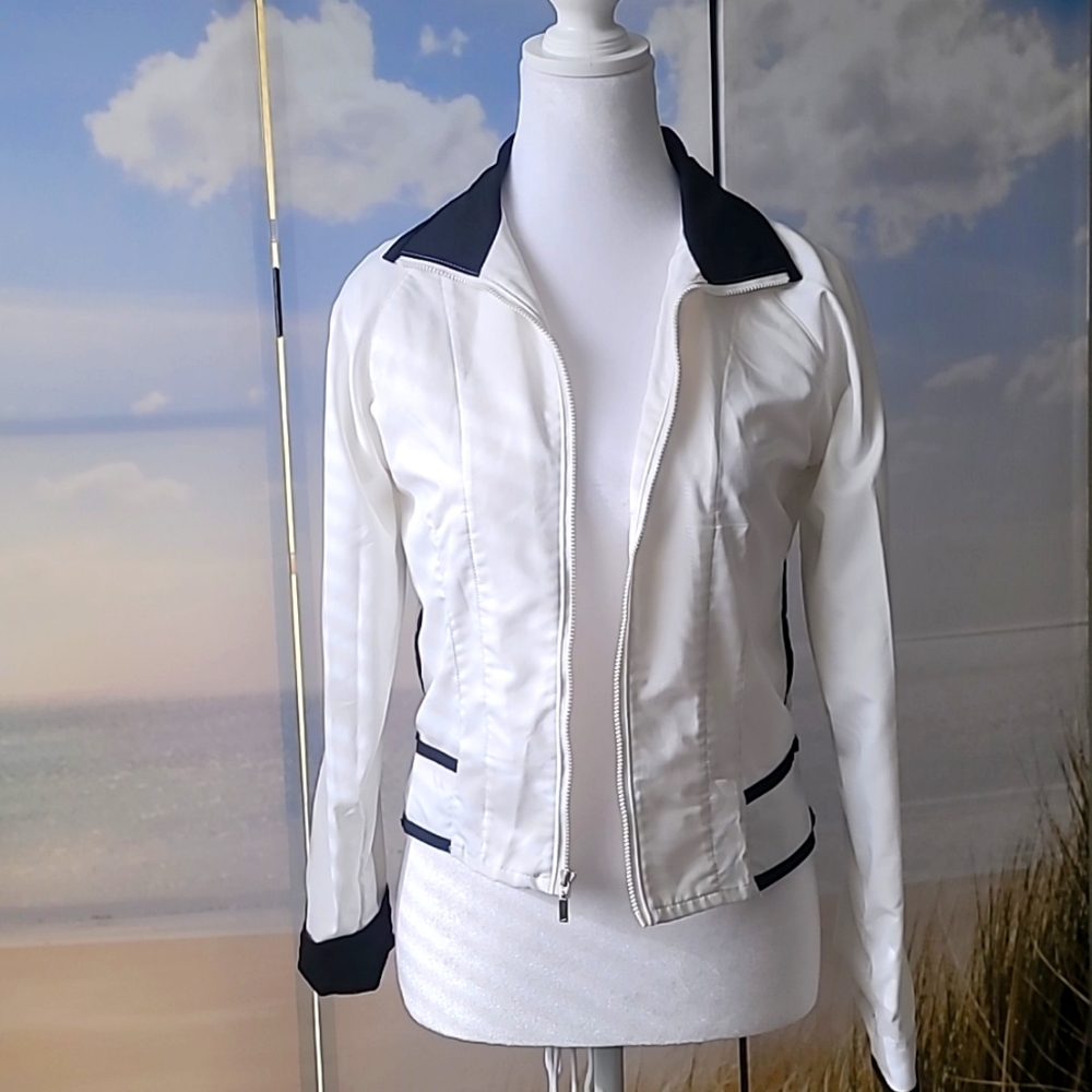 Nike White Sport Light Jacket with Pockets